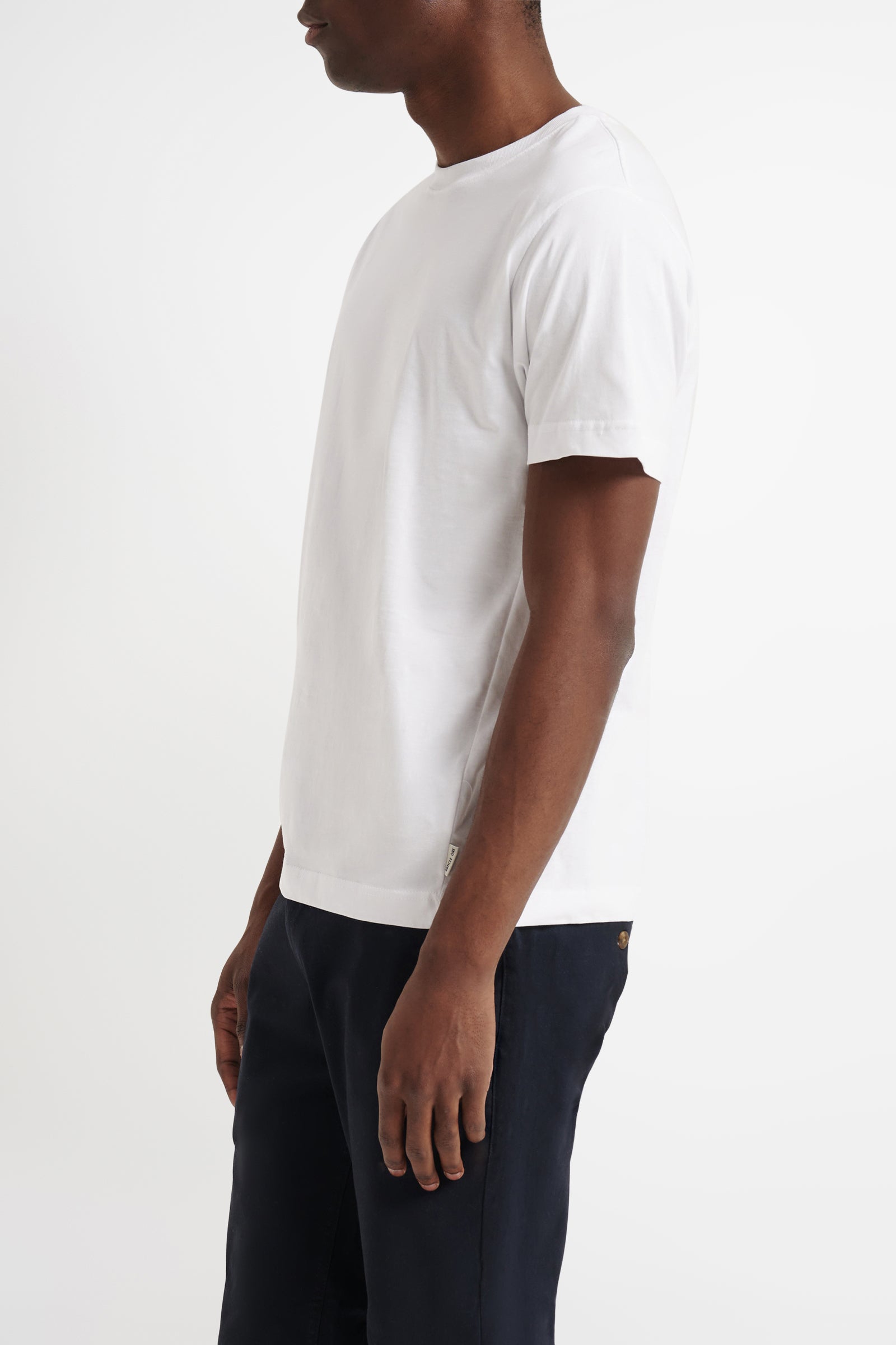 CLASSIC TEE